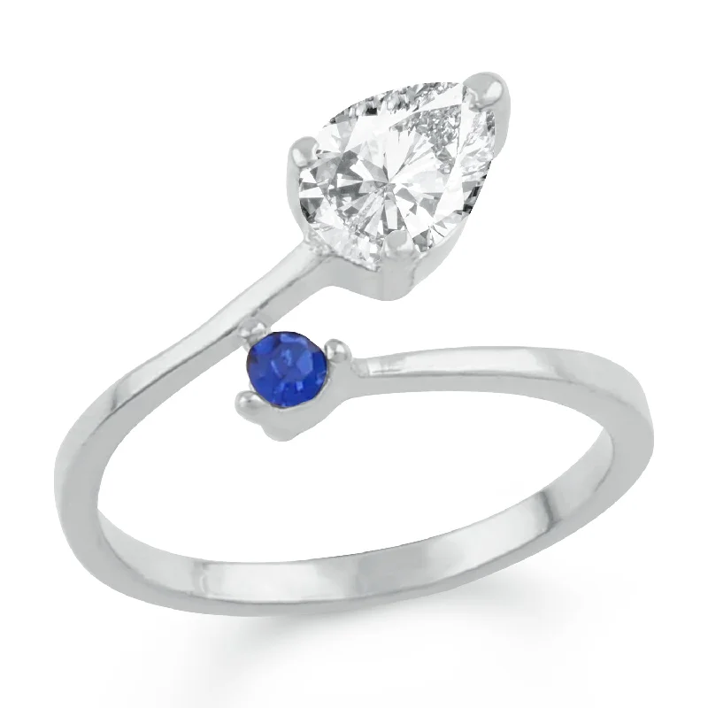 Arrow - shaped double finger rings for a modern and edgy styleBeautiful Solitaire Crystal Finger Ring Arrow - shaped double finger rings for a modern and edgy styleBeautiful Solitaire Crystal Finger Ring