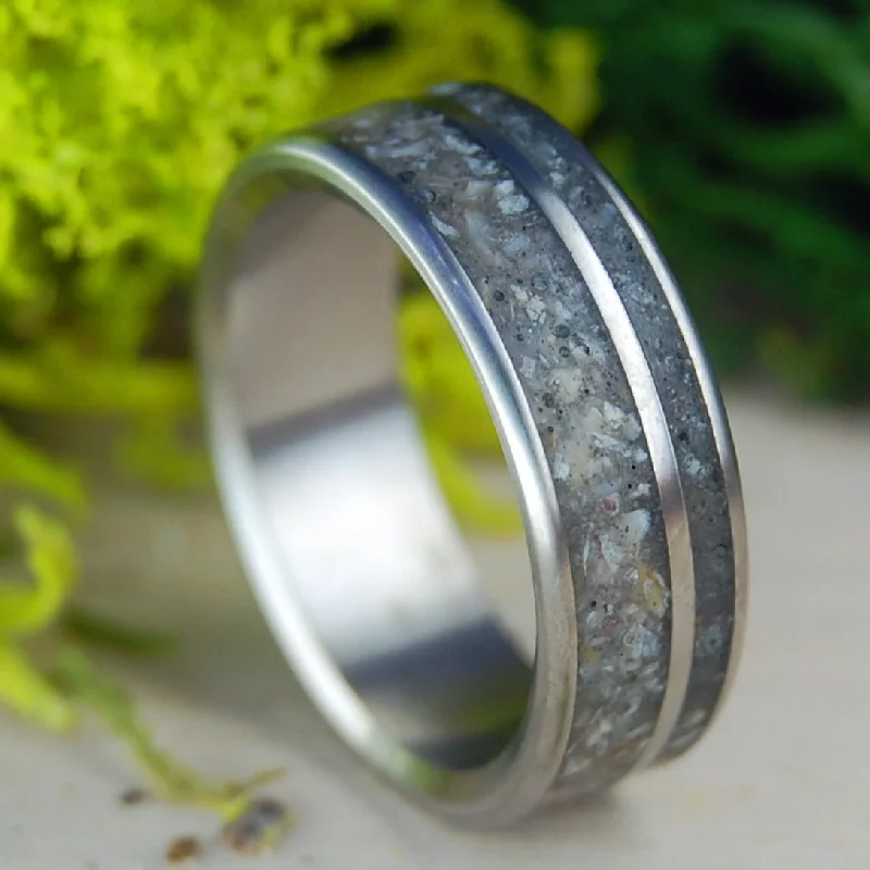 Gothic - Style Women's Rings with Black Onyx and Silver SkullsSt. Augustine And Sea Shells 1 | Men's St. Augustine Beach Sand, Sea Shells & Titanium Wedding Ring Gothic - Style Women's Rings with Black Onyx and Silver SkullsSt. Augustine And Sea Shells 1 | Men's St. Augustine Beach Sand, Sea Shells & Titanium Wedding Ring