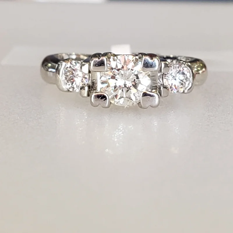 Minimalist Fashion Rings in Stainless Steel with a Single Solitaire CrystalPlatinum and 18K Rose Gold 3 Stone Diamond Ring Minimalist Fashion Rings in Stainless Steel with a Single Solitaire CrystalPlatinum and 18K Rose Gold 3 Stone Diamond Ring
