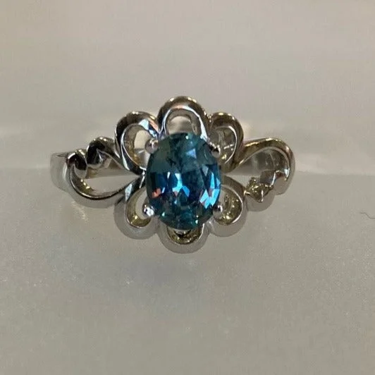 Rhinestone - Embellished Fashion Rings in Silver - Tone Metal for a Glamorous TouchSapphire Ring Rhinestone - Embellished Fashion Rings in Silver - Tone Metal for a Glamorous TouchSapphire Ring