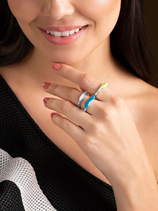 Diamond - Encrusted Women's Rings for Special Occasions in 18K GoldRubans Voguish Set Of 3 Silver-Plated Blue White Enamel Finger Rings Diamond - Encrusted Women's Rings for Special Occasions in 18K GoldRubans Voguish Set Of 3 Silver-Plated Blue White Enamel Finger Rings