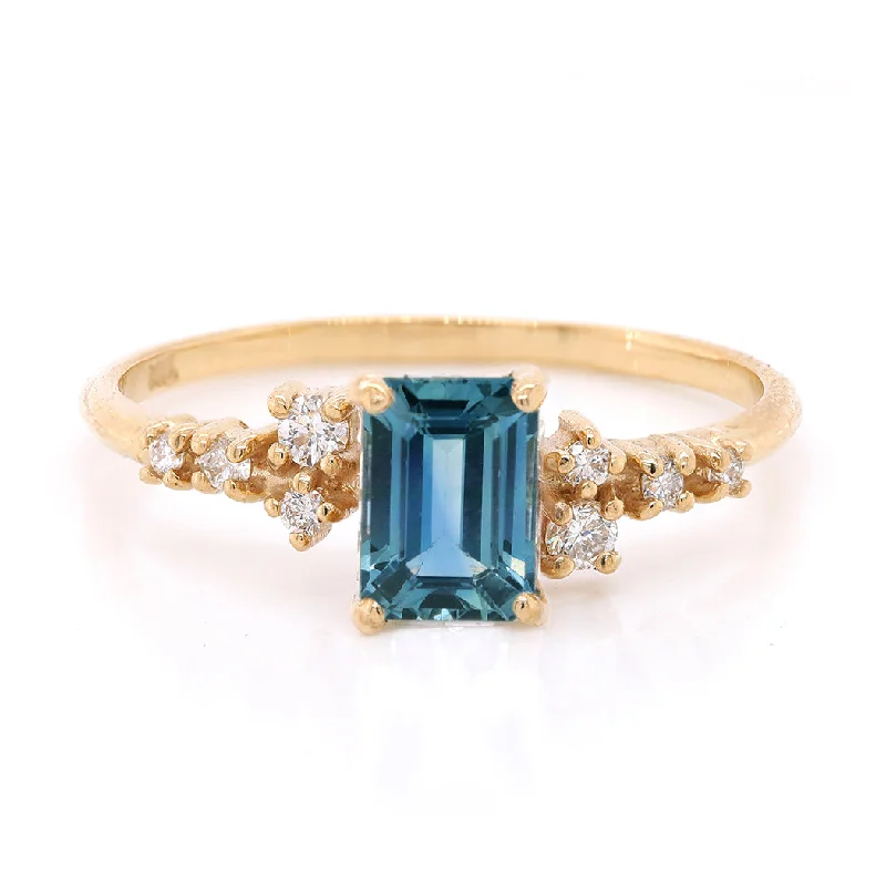 Heart - Shaped Women's Diamond Rings in Rose Gold for a Romantic and Symbolic GiftElise II | blue sapphire & diamonds Heart - Shaped Women's Diamond Rings in Rose Gold for a Romantic and Symbolic GiftElise II | blue sapphire & diamonds