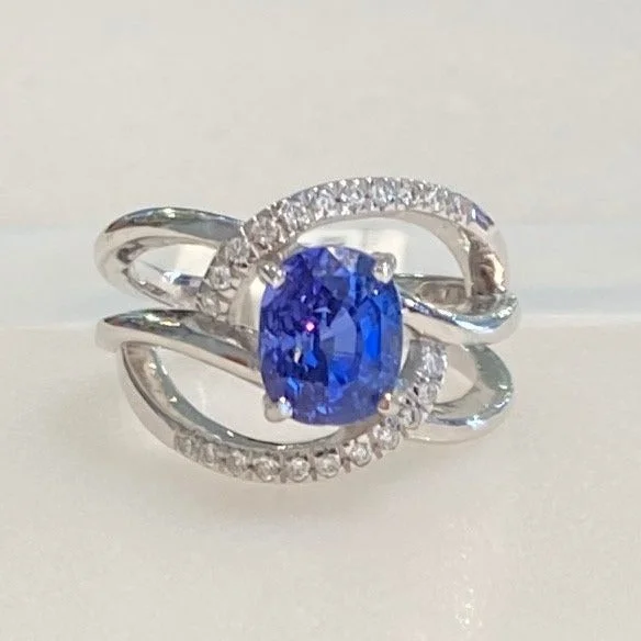 LED - Lit Fashion Rings in Plastic with Color - Changing Effects for a Futuristic LookSwirl Oval Tanzanite Ring LED - Lit Fashion Rings in Plastic with Color - Changing Effects for a Futuristic LookSwirl Oval Tanzanite Ring