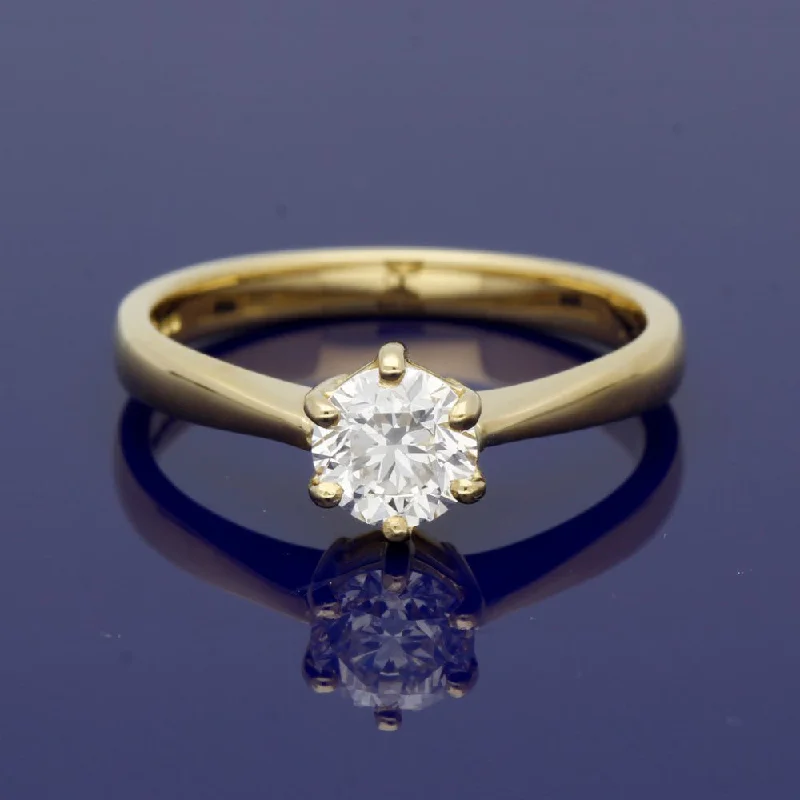 18ct Yellow Gold Certificated 0.70ct Diamond Solitaire Ring