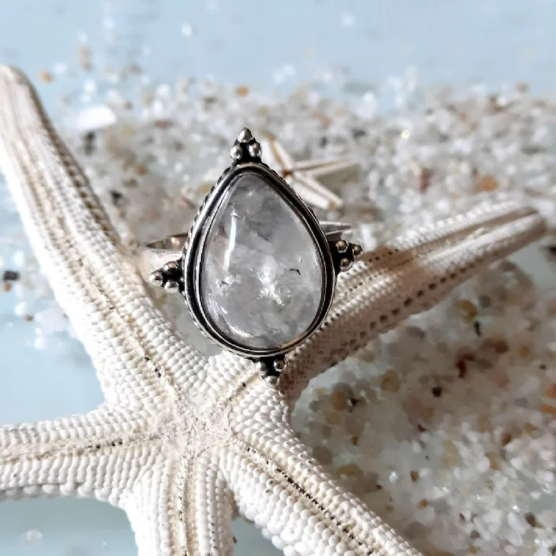 Minimalist Women's Rings with a Single Pearl in 14K Gold - Plated BandsFOUR POINTS - MOONSTONE 925 RING Minimalist Women's Rings with a Single Pearl in 14K Gold - Plated BandsFOUR POINTS - MOONSTONE 925 RING