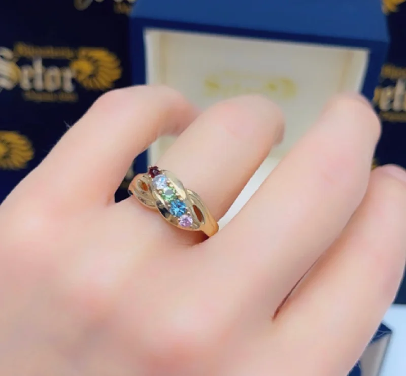 Silicone Women's Rings for a Comfortable and Durable OptionFamily ring