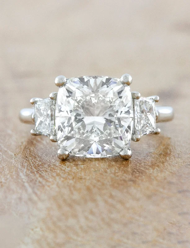 Men's Aquamarine Engagement Rings in 9K Gold with a Bezel - Set StoneFaye