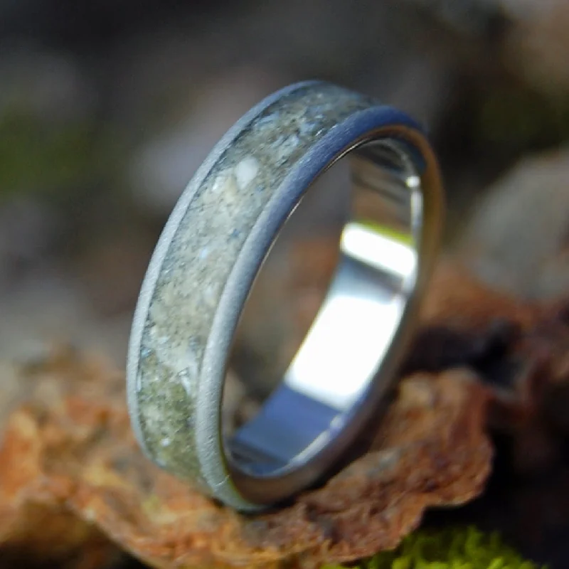 Minimalist Women's Rings with a Single Pearl in 14K Gold - Plated BandsCosta Rica Manuel Antonio Beach | Men's Costa Rica Beach Sand & Titanium Wedding Ring Minimalist Women's Rings with a Single Pearl in 14K Gold - Plated BandsCosta Rica Manuel Antonio Beach | Men's Costa Rica Beach Sand & Titanium Wedding Ring