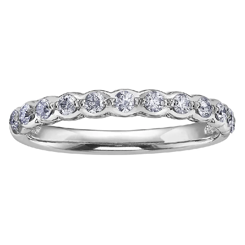 Anniversary rings with a diamond - and - onyx combinationIce Princess Canadian Diamond Band Anniversary rings with a diamond - and - onyx combinationIce Princess Canadian Diamond Band