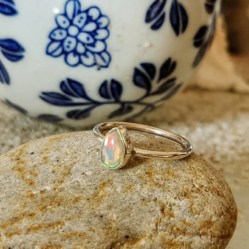 Diamond - Encrusted Women's Rings for Special Occasions in 18K GoldOPAL TEAR - 925 AUSTRALIAN OPAL RING Diamond - Encrusted Women's Rings for Special Occasions in 18K GoldOPAL TEAR - 925 AUSTRALIAN OPAL RING