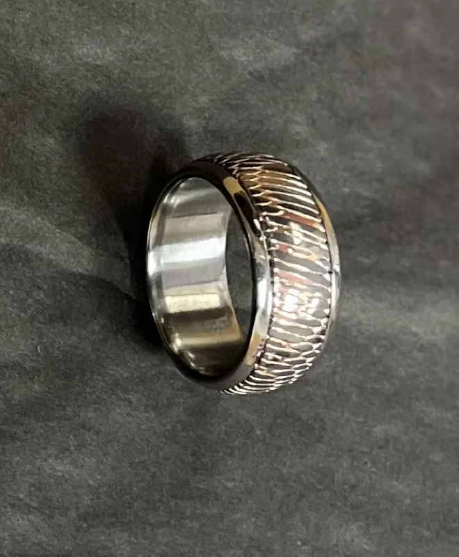 Titanium Rings with a Chain - Link - Inspired BandTitanium with Superconductor Spinner Ring Titanium Rings with a Chain - Link - Inspired BandTitanium with Superconductor Spinner Ring