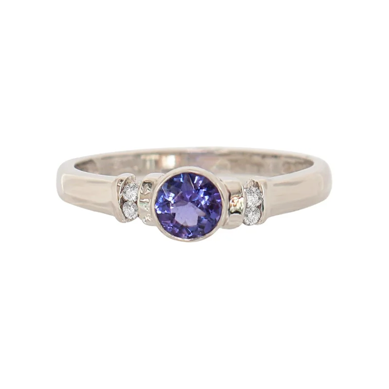 Minimalist Women's Rings with a Single Pearl in 14K Gold - Plated BandsWhite Gold Bezel-set Tanzanite and Diamond Ring Minimalist Women's Rings with a Single Pearl in 14K Gold - Plated BandsWhite Gold Bezel-set Tanzanite and Diamond Ring