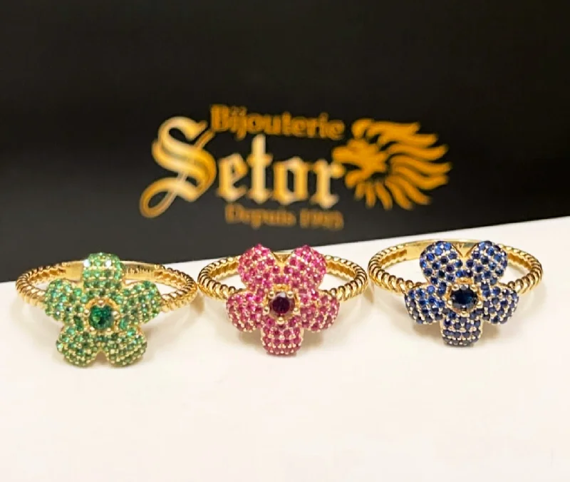 Silicone Women's Rings for a Comfortable and Durable OptionFlower ring