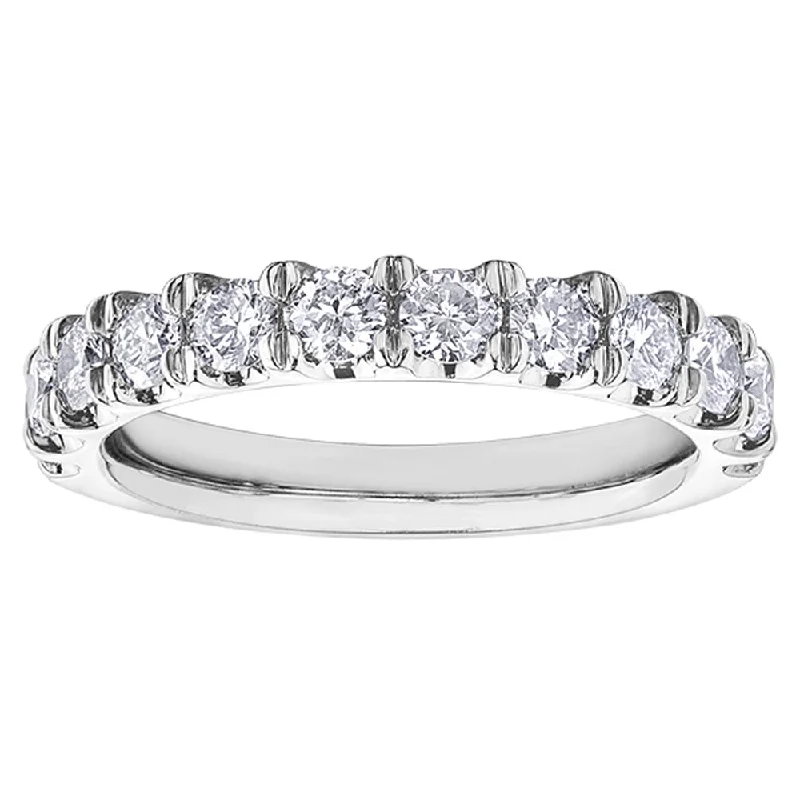 Anniversary rings with a diamond - encrusted bandCanadian Diamond Half-Eternity Band Anniversary rings with a diamond - encrusted bandCanadian Diamond Half-Eternity Band