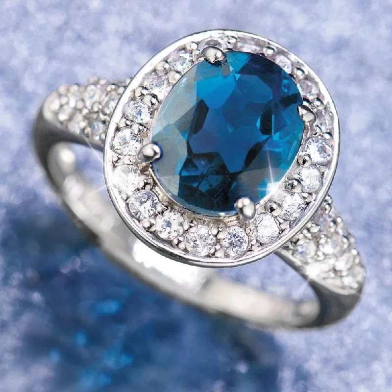 Diamond - Encrusted Women's Rings for Special Occasions in 18K GoldBelgravia Topaz Ring Diamond - Encrusted Women's Rings for Special Occasions in 18K GoldBelgravia Topaz Ring