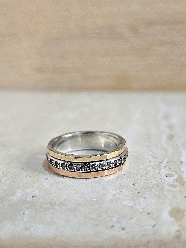 Men's adjustable - size rings for a perfect fitYaron Morhaim Hidden Treasure Ring