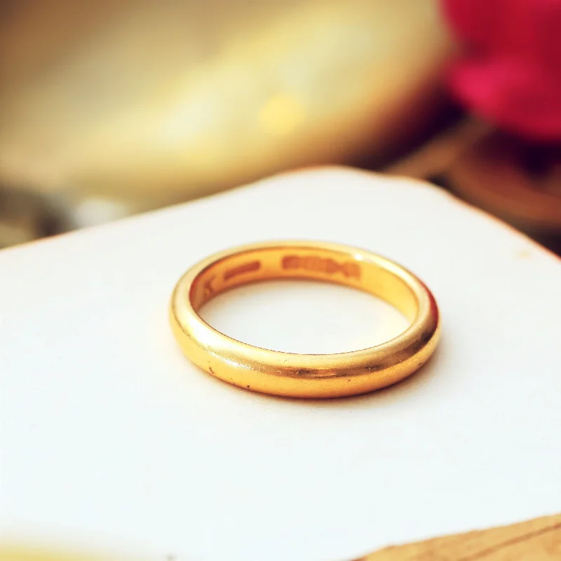 Tennis - Style Women's Rings with a Row of Round Diamonds in PlatinumVintage Date 1935 22ct Gold Wedding Ring Tennis - Style Women's Rings with a Row of Round Diamonds in PlatinumVintage Date 1935 22ct Gold Wedding Ring