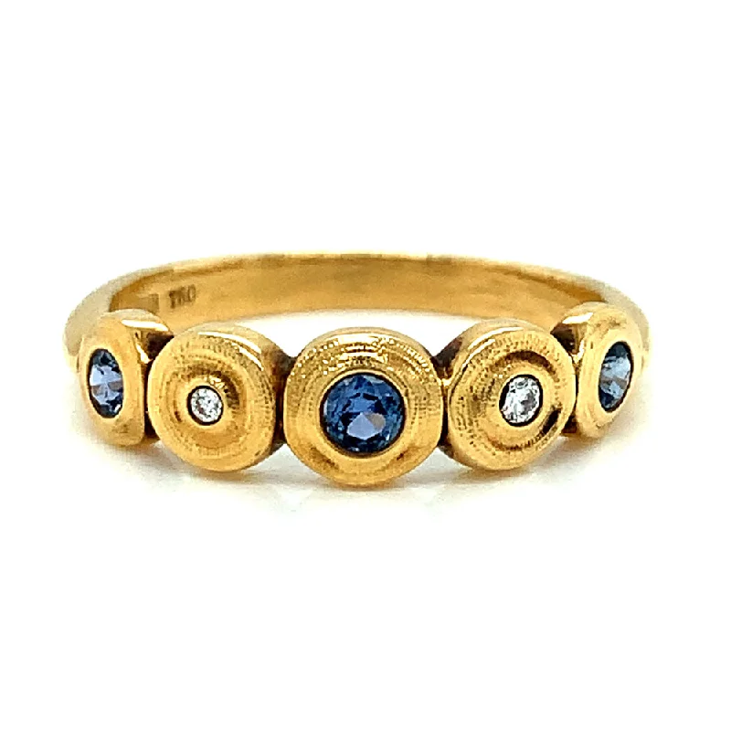Heart - Shaped Women's Diamond Rings in Rose Gold for a Romantic and Symbolic Gift18K Yellow Gold Yogo Sapphire & Diamond Band - "Five Seed" Heart - Shaped Women's Diamond Rings in Rose Gold for a Romantic and Symbolic Gift18K Yellow Gold Yogo Sapphire & Diamond Band - "Five Seed"