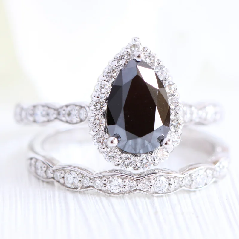 Pear - Shaped Women's Diamond Rings in Yellow Gold with a Single - Diamond Pendant LookLuna Halo Black Diamond Pear Ring Set w/ Matching Scalloped Diamond Wedding Band Pear - Shaped Women's Diamond Rings in Yellow Gold with a Single - Diamond Pendant LookLuna Halo Black Diamond Pear Ring Set w/ Matching Scalloped Diamond Wedding Band