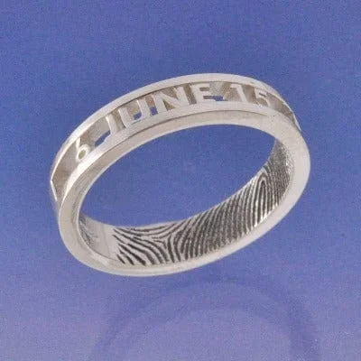 High - shine double finger rings for a glamorous effectFingerprint Ring - Cut Out