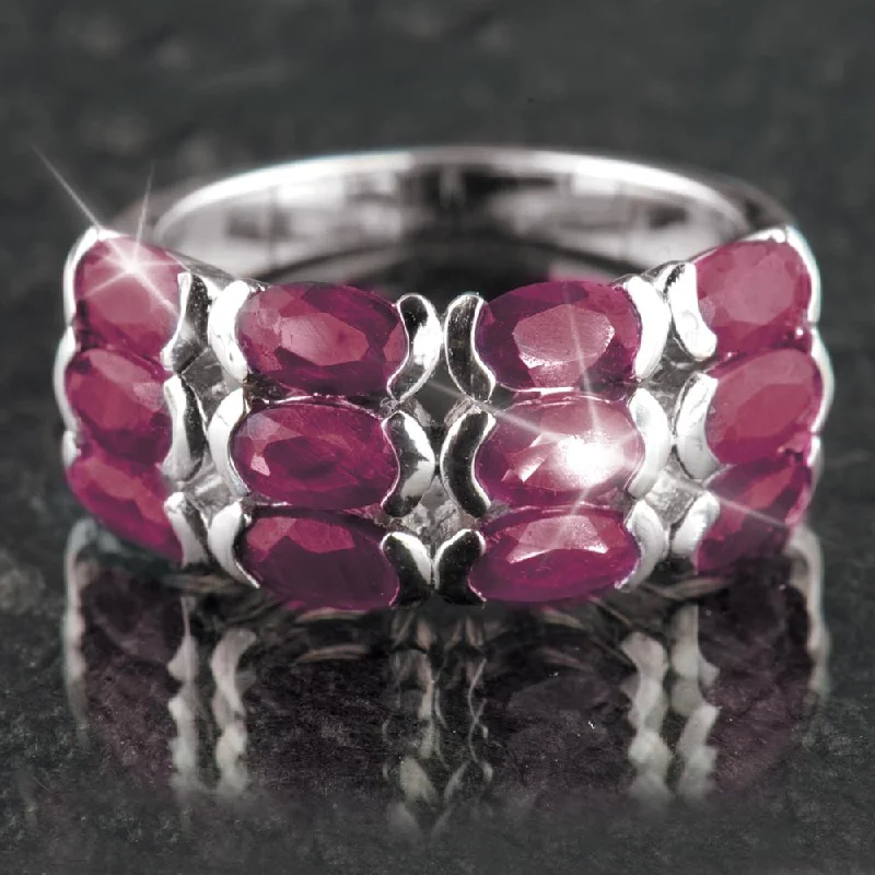 Floral - Patterned Women's Rings in 18K Yellow Gold for a Feminine LookRuby Band Ring Floral - Patterned Women's Rings in 18K Yellow Gold for a Feminine LookRuby Band Ring