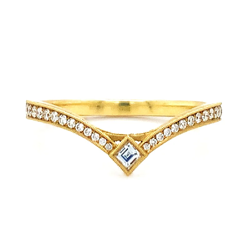 Women's Diamond Rings with Side - Stone Pave Setting for a Sparkling and Continuous ShineDiamond Contour Wedding Band - "Twyla" Women's Diamond Rings with Side - Stone Pave Setting for a Sparkling and Continuous ShineDiamond Contour Wedding Band - "Twyla"