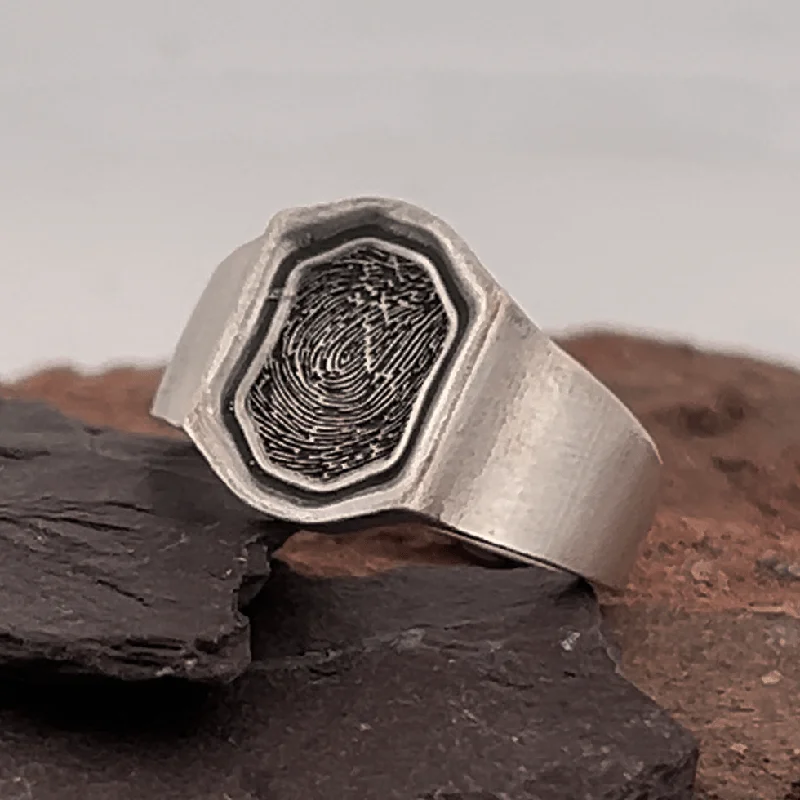 Leather - wrapped double finger rings for a rustic lookFingerprint Ring - Signet