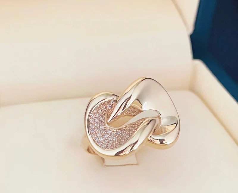 Women's Rings with Hidden Compartments for Secret KeepsakesWave women ring WR361