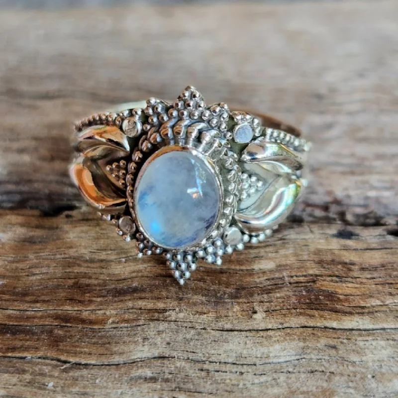 Women's Infinity Symbol Rings in Rose Gold for a Romantic TouchMOONSTONE ORCHID 925 SILVER RING Women's Infinity Symbol Rings in Rose Gold for a Romantic TouchMOONSTONE ORCHID 925 SILVER RING