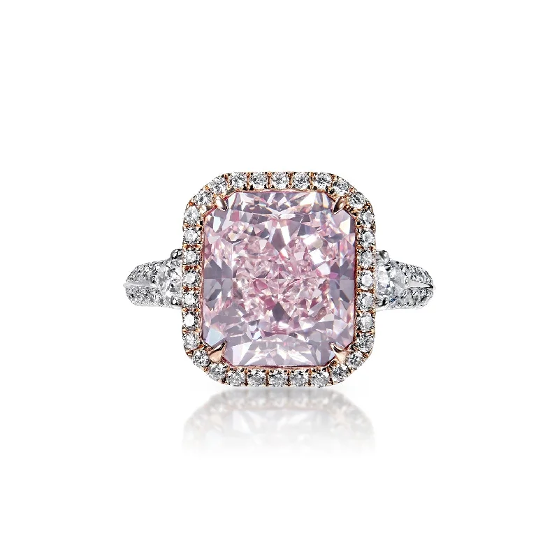 Halo - Style Women's Diamond Rings with a Center Diamond Surrounded by Smaller Diamonds in 18K GoldJournee 6 Carat Light Pink VVS1 Radiant Cut Diamond Engagement Ring GIA Certified by Mike Nekta Halo - Style Women's Diamond Rings with a Center Diamond Surrounded by Smaller Diamonds in 18K GoldJournee 6 Carat Light Pink VVS1 Radiant Cut Diamond Engagement Ring GIA Certified by Mike Nekta