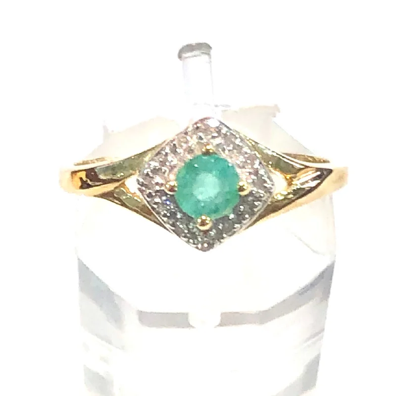 Bohemian - Style Fashion Rings with Turquoise and Silver Filigree for a Free - Spirited LookEmerald Ring Bohemian - Style Fashion Rings with Turquoise and Silver Filigree for a Free - Spirited LookEmerald Ring