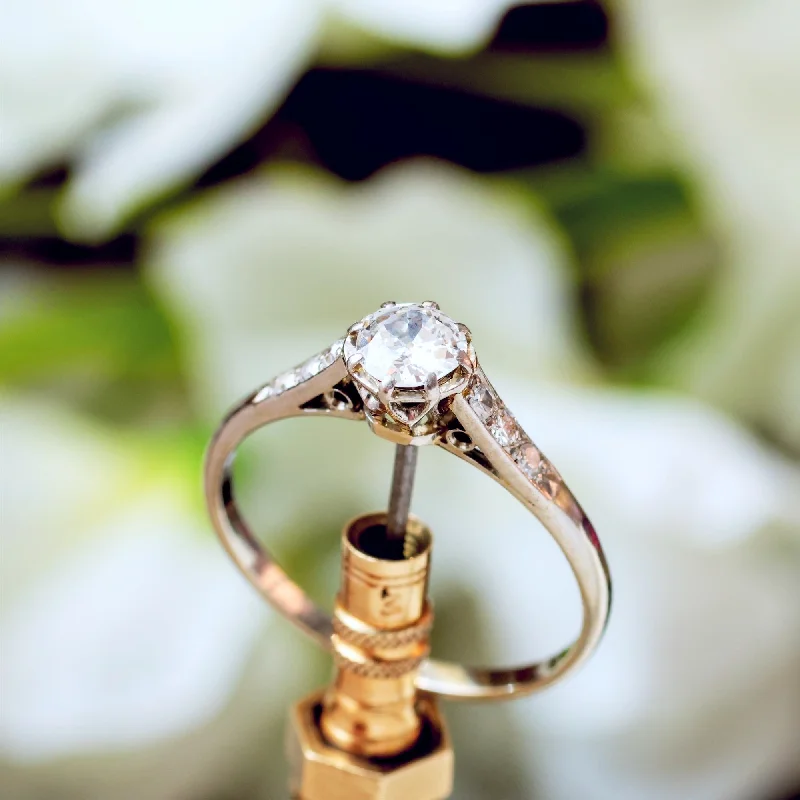 Minimalist Women's Rings with a Single Pearl in 14K Gold - Plated BandsVintage Perfection! Platinum & Diamond Engagement Ring Minimalist Women's Rings with a Single Pearl in 14K Gold - Plated BandsVintage Perfection! Platinum & Diamond Engagement Ring
