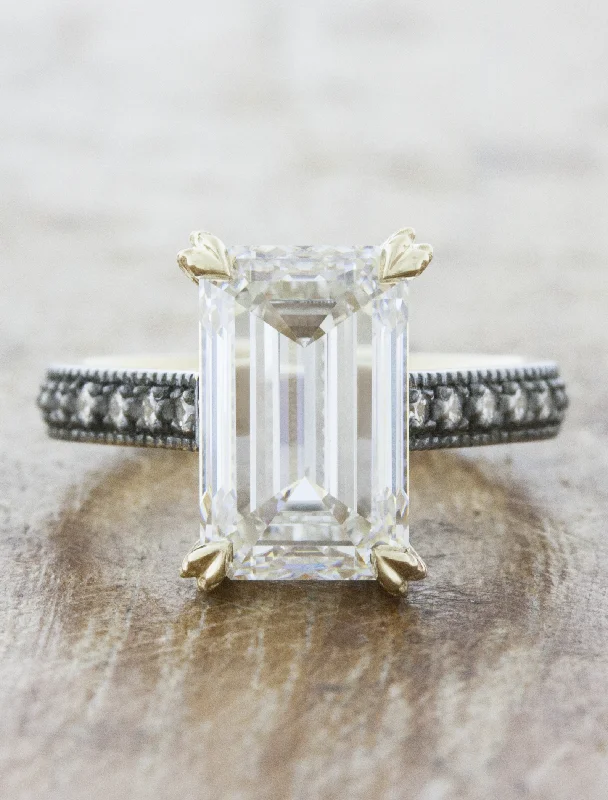 Men's Tourmaline Engagement Rings in 18K Two - Tone Gold with a Floral - Inspired SettingEvette Men's Tourmaline Engagement Rings in 18K Two - Tone Gold with a Floral - Inspired SettingEvette
