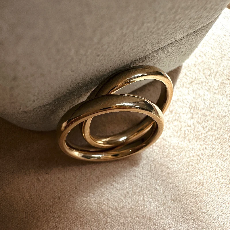 Tennis - Style Women's Rings with a Row of Round Diamonds in PlatinumThe Icon Essential Gold Band Tennis - Style Women's Rings with a Row of Round Diamonds in PlatinumThe Icon Essential Gold Band