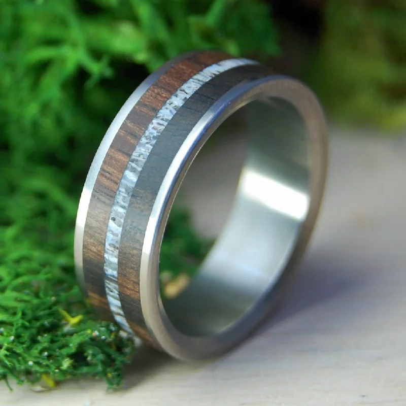 Men's skull - shaped rings for a gothic styleSatin Ebony Moose | Men's Ebony Wood, Moose Antler & Titanium Wedding Ring Men's skull - shaped rings for a gothic styleSatin Ebony Moose | Men's Ebony Wood, Moose Antler & Titanium Wedding Ring