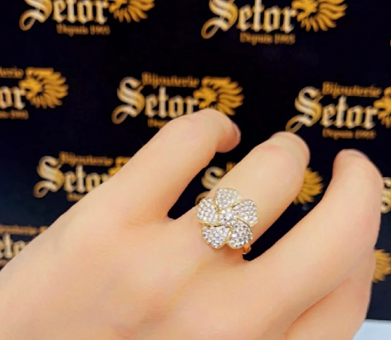 Adjustable Ring Sizes for Women's Rings in Stainless SteelFlower ring