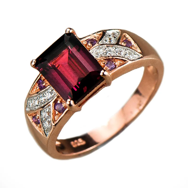 Tennis - Style Women's Rings with a Row of Round Diamonds in PlatinumCarnation Garnet Ring Tennis - Style Women's Rings with a Row of Round Diamonds in PlatinumCarnation Garnet Ring
