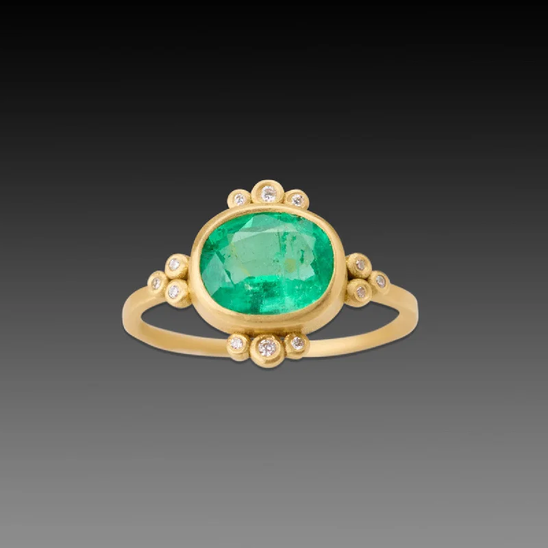Iolite Gemstone Rings in 10K Gold with a Twisted Band for a Distinctive and Stylish AccessoryOval Emerald Ring With Diamond Trios Iolite Gemstone Rings in 10K Gold with a Twisted Band for a Distinctive and Stylish AccessoryOval Emerald Ring With Diamond Trios