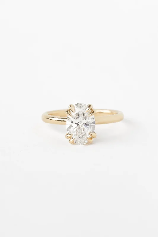 Oval Nouveau Ring with Lab Diamond