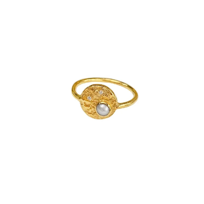 Tanzanite Gemstone Rings in 10K Gold with a Trilogy Design for a Sophisticated GiftLUCKY PEARL Gold Plated Ring w. Pearl & Zirconias Tanzanite Gemstone Rings in 10K Gold with a Trilogy Design for a Sophisticated GiftLUCKY PEARL Gold Plated Ring w. Pearl & Zirconias